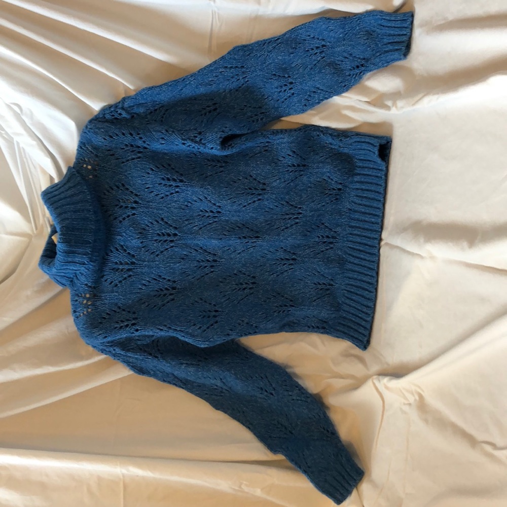 Gorgeous blue turtleneck sweater